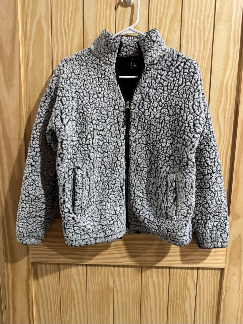 Cozy Sherpa Fleece Black and White Full Zip-Up Jacket— Small